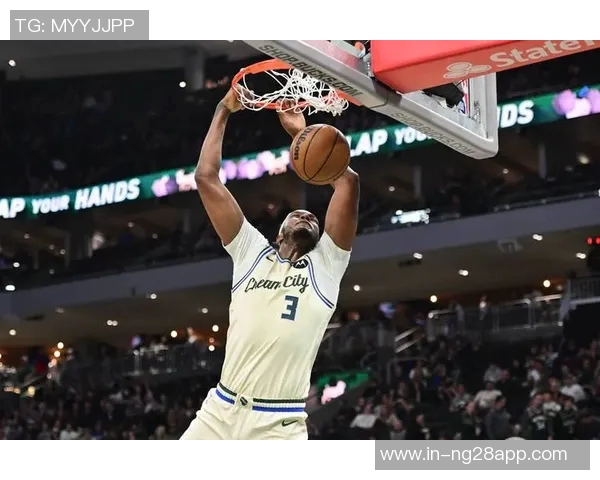 特纳高效发挥仅靠三分球贡献15分7篮板2助攻3抢断展现全面能力